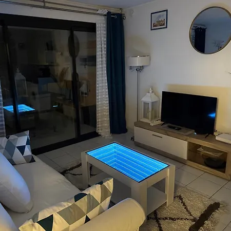 A 2 Minutes De La Vue Et Piscine *