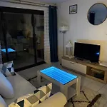 A 2 Minutes De La Vue Et Piscine *